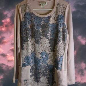 Logo Lounge small long sleeve front pockets gray and pink embroidered front top.